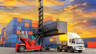 Gürcüstanın yük maşınlarından əldə etdiyi gəlirləri 2 dəfə artıb