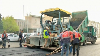 Paytaxtın üç prospektində deformasiyaya uğramış  örtük yenilənib - FOTO - VİDEO