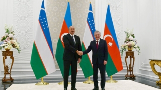 Şavkat Mirziyoyev İlham Əliyevi təbrik etdi 