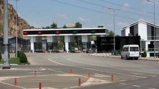 Gürcüstan quru sərhədlərini açır