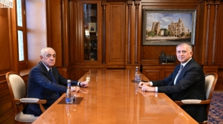 Əli Əsədov Gürcüstanın Azərbaycandakı səfirini səlahiyyətinin bitməsi ilə bağlı qəbul edib 