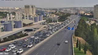Bakının bir sıra yollarında sıxlıq var - SİYAHI 