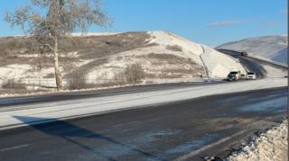 Bakı-Şamaxı-Yevlax yolunun bəzi hissələri BUZ BAĞLADI: Qəza baş verdi  - FOTO