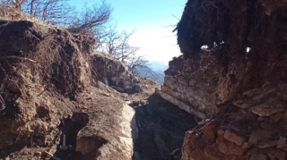 İsmayıllıda dəfinə tapmaq üçün qalanı uçurdular - FOTOLAR 