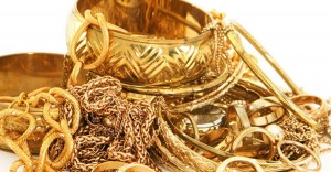 Şəxsdən bəyan edilməmiş qızıl əşyalar müsadirə edilib