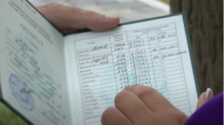 Attestata səhv qiymət yazan direktor cəzalandırıldı 