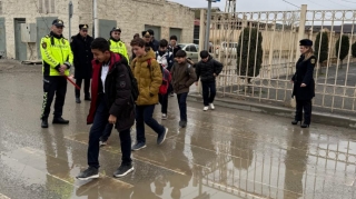 Yol polisi Sabunçuda məktəblilər arasında təbliğatı gücləndirdi - FOTOLAR 