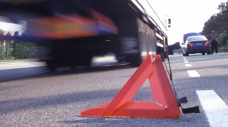 Mikroavtobus TIR-la toqquşub, 13 nəfər yaralanıb 