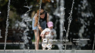 Bakı qorabişirən ayın məngənəsində: Şəhərin yay günləri FOTOLARDA 