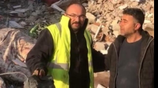 Dağıntılar arasından tapılan qızıl dolu çanta sahibinə verildi  - VİDEO