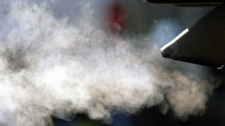 Əmisi ilə birgə maşını işlək vəziyyətdə qoyub yatdılar - İkisi də öldü 