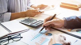 122 min manat vergi borcu olan şirkət kimindir? 