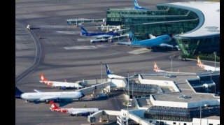 Два летевших в Тбилиси пассажирских самолета вынужденно приземлились в Баку