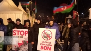 Xankəndi-Laçın yolunda aksiyası davam edir, etirazçılar milli rəqslər oynayırlar  - FOTO