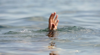 На общественном пляже Новханы утонул молодой человек 