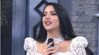 Vəfa türkiyəli məşhura görə maşınını satır - 170 000 AZN verib onunla duet oxuyacaq - VİDEO