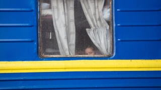 Ukraynada sərnişin qatarı relsdən çıxdı