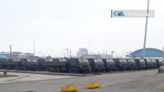 Ermənistana göndərilən yüzlərlə rus hərbi maşını İranda boşaldıldı - VİDEO 