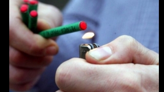 В Гяндже при взрыве петарды серьезно пострадал 18-летний юноша