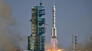 Çin milli orbital stansiyaya pilotsuz "Şençjou-22" gəmisini buraxdı 