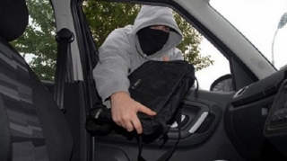 Mərdəkanda "BMW"ni soydular:  35 min manatlıq saat, bahalı telefonlar, pul oğurlandı