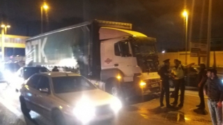 Bakıda iki yük avtomobili toqquşub - FOTO