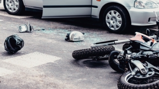 Bakıda avtomobillə moped toqquşub, ölən var 