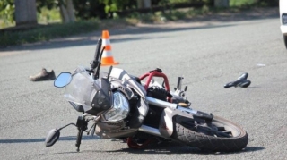 Yasamalda motosikletçini avtomobil vurub 