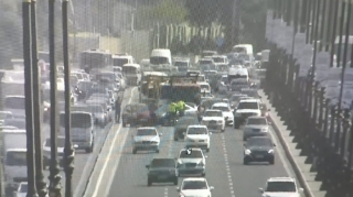 Heydər Əliyev prospektində qəza olub, sıxlıq yaranıb - FOTO 