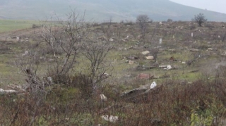 Düşmənin viran qoyduğu Füzuli qəbiristanlığından FOTOREPORTAJ 