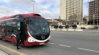 Avtobus sürücülərinə 500 manatlıq forma “alan” kimdir?  - VİDEO