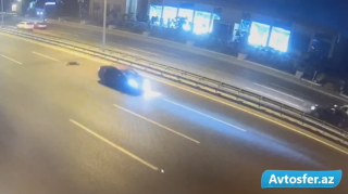 Buzovnada "Prius" yola qaçan piyadanı vurub öldürdü - VİDEO