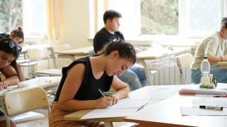 Kolleclərin boş qalan yerlərinə qəbul elan edildi 