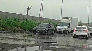 Xırdalanda yol yararsız hala düşüb, alternativi də yoxdur - Nə vaxt təmir ediləcək? - VİDEO 