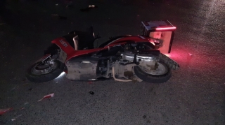 Paytaxtda avtomobil motosikletçini vuraraq xəsarət yetirib