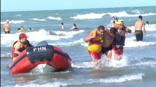 Dənizdə batma təhlükəsi ilə üzləşən 2 nəfər xilas edilib