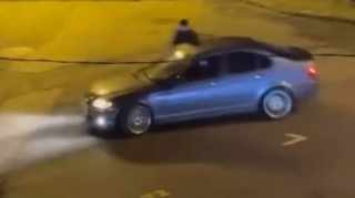 "Drift" edən sürücü nəqliyyat axınını bir-birinə qatdı - VİDEO 