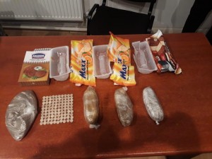 Postda şirniyyatın içərisindən narkotik çıxdı - FOTO