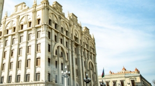 Bakıda məktəbdə müəllim döyülüb, saxlanılan var 