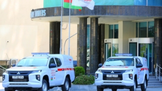 Yaponiya Azərbaycana təcili tibbi yardım maşınları verib   - FOTO
