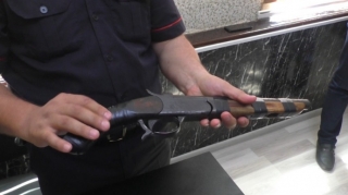 Gəncədə silah satmaq istəyən keçmiş məhkum saxlanılıb - FOTO