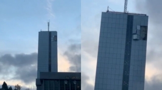 Güclü külək Milli Məclisin binasına da ziyan vurdu  - VİDEO