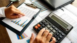 Bu şəxslərin maaşından 2 faiz tutulacaq 