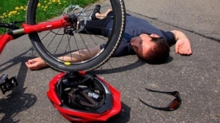 Hacıqabul sakini velosipeddən yıxılaraq ağır xəsarət aldı