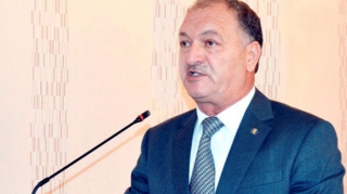 Qoca Səmədovun oğlu Yevlaxda adam güllələdi 