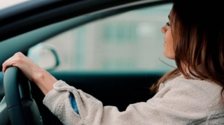 Avtomobildə açıq pəncərələrə görə baş verə biləcək 6 xoşagəlməz hal 