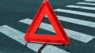 Paytaxtda yolu keçən piyadanı avtomobil vurdu