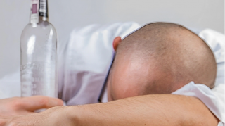 Bakıda sərxoş kişi polis bölməsində xuliqanlıq etdi 