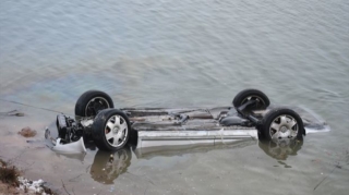 Sabirabadda avtomobil su kanalına aşdı, ölən və yaralılar var 