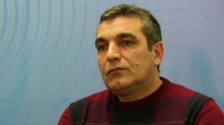 “Hökumət qəsdən karantin rejimi tətbiq edib, ziyanı gözə almaz” - İqtisadçı 